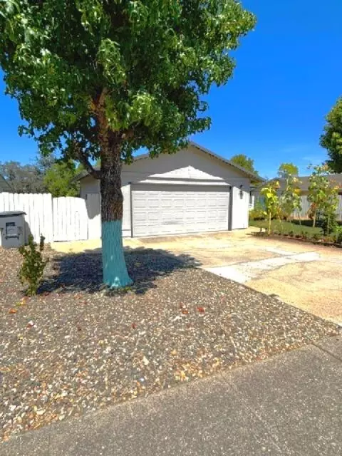 1392 Whistling Dr, Redding, CA 96003 photo 5