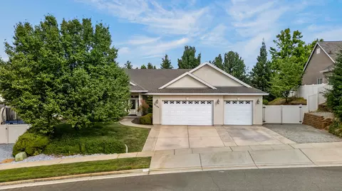 3764 Ferrero Way, Redding, CA 96001