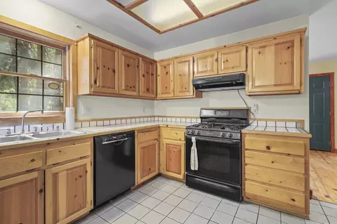 Kitchen - 34540 Twin Cedars Rd, Shingletown, CA 96088 photo 4 of 4