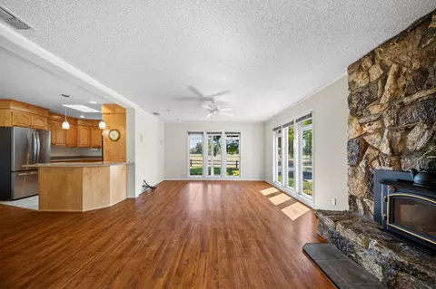 Living - 7150 Deschutes Rd, Anderson, CA 96007 photo 3 of 8