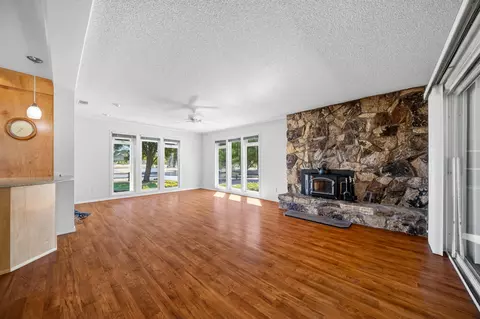 Living - 7150 Deschutes Rd, Anderson, CA 96007 photo 2 of 8