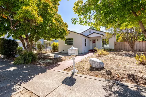 Exterior - 2304 California St, Redding, CA 96001 photo 10 of 10