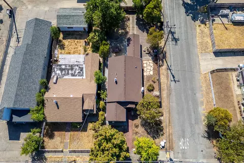 View/Area - 2304 California St, Redding, CA 96001 photo 2 of 2
