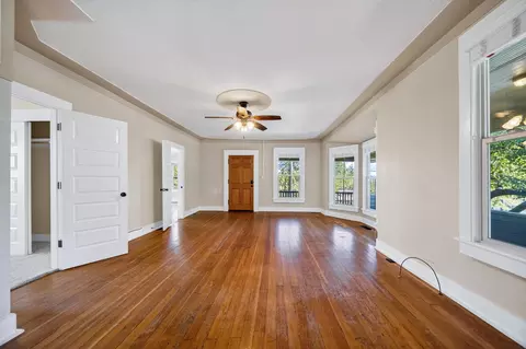 Living - 2405 Butte St, Redding, CA 96001 photo 5 of 10