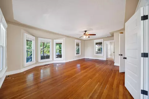 Living - 2405 Butte St, Redding, CA 96001 photo 1 of 10