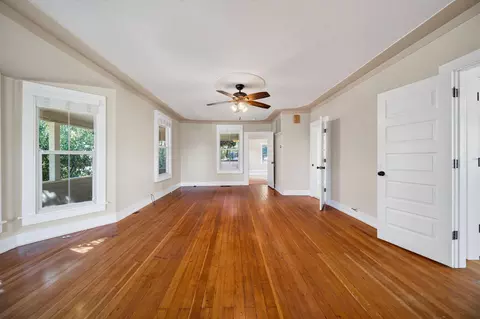 Living - 2405 Butte St, Redding, CA 96001 photo 3 of 10
