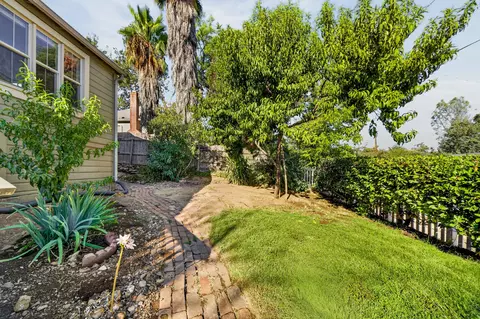 Exterior - 2405 Butte St, Redding, CA 96001 photo 3 of 19