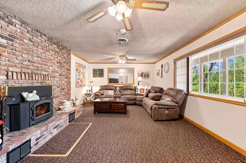 Living - 17536 Treat Ave, Anderson, CA 96007 photo 1 of 2