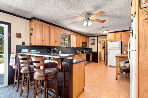 Kitchen - 17536 Treat Ave, Anderson, CA 96007 photo 2 of 5