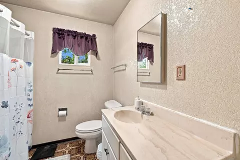 Bath - 17536 Treat Ave, Anderson, CA 96007 photo 2 of 2