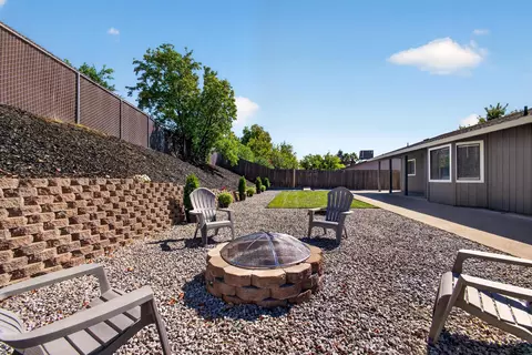 Exterior - 1428 Wingsetter Way, Redding, CA 96003 photo 17 of 18