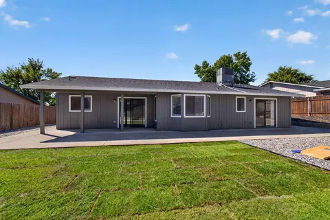 Exterior - 1428 Wingsetter Way, Redding, CA 96003 photo 15 of 18