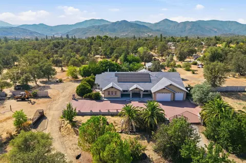 View/Area - 11574 Quartz Hill Rd, Redding, CA 96003 photo 1 of 5