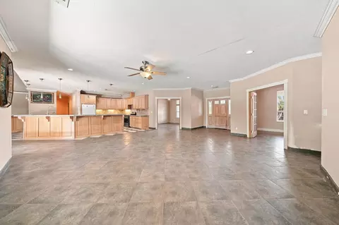 Living - 11574 Quartz Hill Rd, Redding, CA 96003 photo 3 of 7