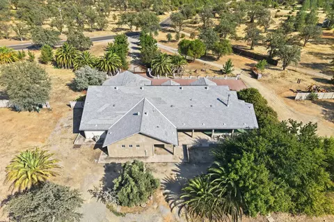 View/Area - 11574 Quartz Hill Rd, Redding, CA 96003 photo 2 of 5