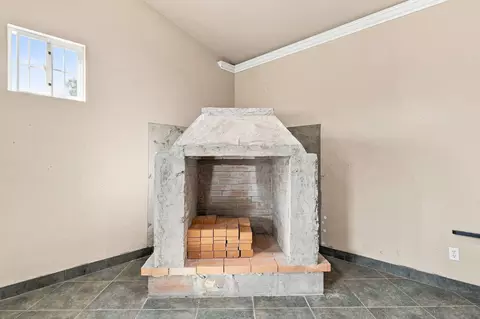 Living - 11574 Quartz Hill Rd, Redding, CA 96003 photo 7 of 7