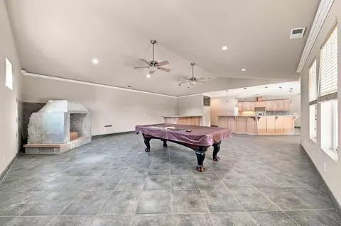 Living - 11574 Quartz Hill Rd, Redding, CA 96003 photo 6 of 7