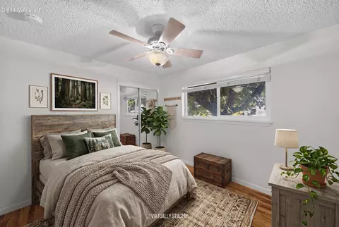 Bedroom - 1943 Lindeena Ln, Redding, CA 96002 photo 4 of 5