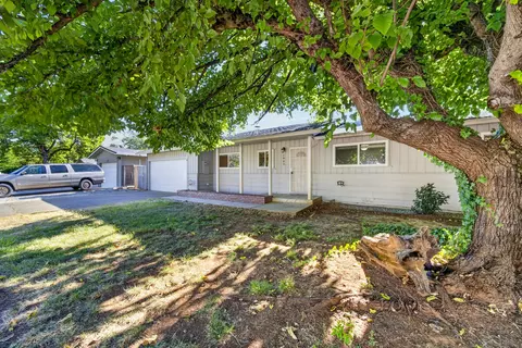 Exterior - 1943 Lindeena Ln, Redding, CA 96002 photo 2 of 9