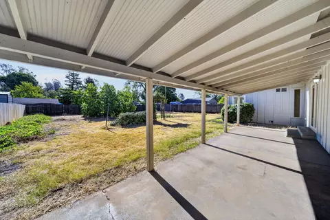 Exterior - 1943 Lindeena Ln, Redding, CA 96002 photo 6 of 9