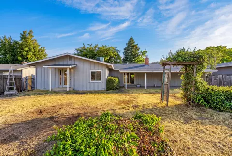 1943 Lindeena Ln, Redding, CA 96002