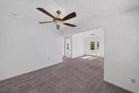 Living - 1943 Lindeena Ln, Redding, CA 96002 photo 4 of 5