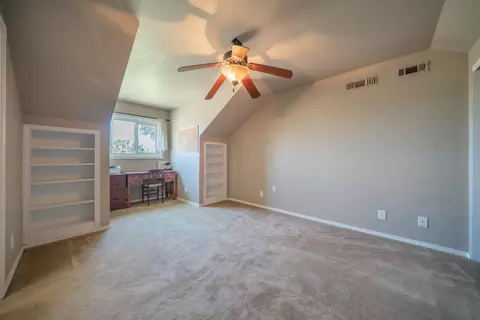 Bedroom - 22058 Lone Tree Rd, Anderson, CA 96007 photo 4 of 6