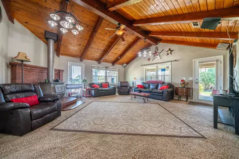 Living - 22058 Lone Tree Rd, Anderson, CA 96007 photo 2 of 4