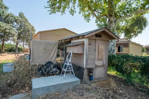 Exterior - 22058 Lone Tree Rd, Anderson, CA 96007 photo 30 of 40