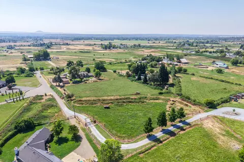 View/Area - 22058 Lone Tree Rd, Anderson, CA 96007 photo 7 of 15