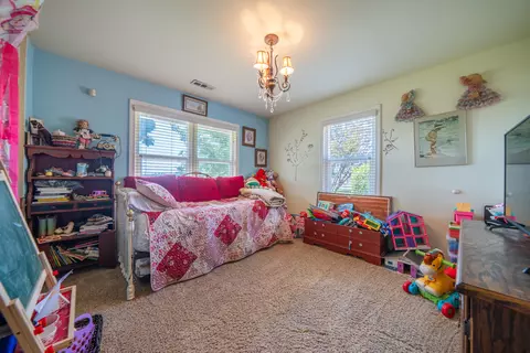 Bedroom - 22058 Lone Tree Rd, Anderson, CA 96007 photo 2 of 6