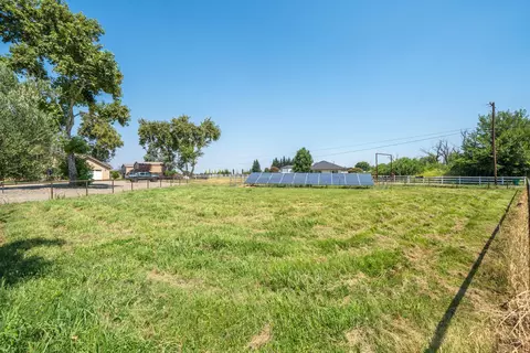 Exterior - 22058 Lone Tree Rd, Anderson, CA 96007 photo 35 of 40