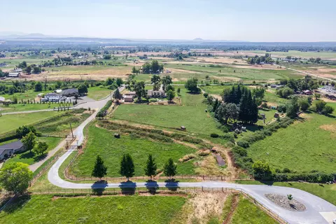 View/Area - 22058 Lone Tree Rd, Anderson, CA 96007 photo 6 of 15