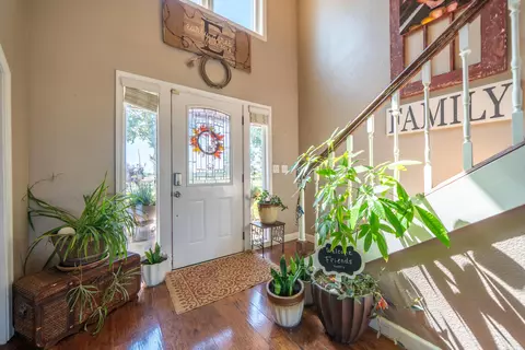 Entry Way - 22058 Lone Tree Rd, Anderson, CA 96007 photo 1 of 2