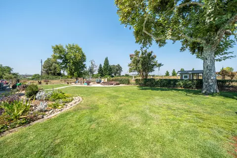 Exterior - 22058 Lone Tree Rd, Anderson, CA 96007 photo 17 of 40
