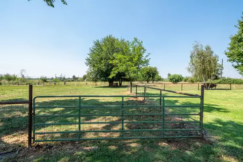 Exterior - 22058 Lone Tree Rd, Anderson, CA 96007 photo 33 of 40