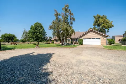 Exterior - 22058 Lone Tree Rd, Anderson, CA 96007 photo 4 of 40