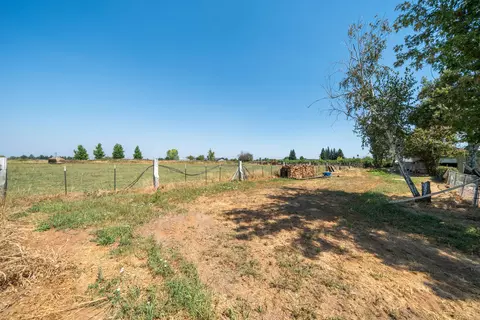 Exterior - 22058 Lone Tree Rd, Anderson, CA 96007 photo 28 of 40