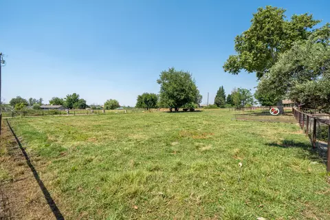 Exterior - 22058 Lone Tree Rd, Anderson, CA 96007 photo 36 of 40