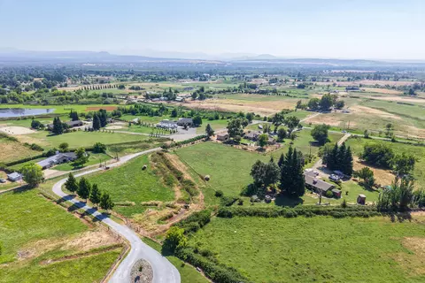 View/Area - 22058 Lone Tree Rd, Anderson, CA 96007 photo 5 of 15