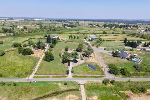 View/Area - 22058 Lone Tree Rd, Anderson, CA 96007 photo 2 of 15