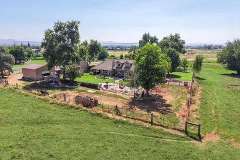 View/Area - 22058 Lone Tree Rd, Anderson, CA 96007 photo 9 of 15