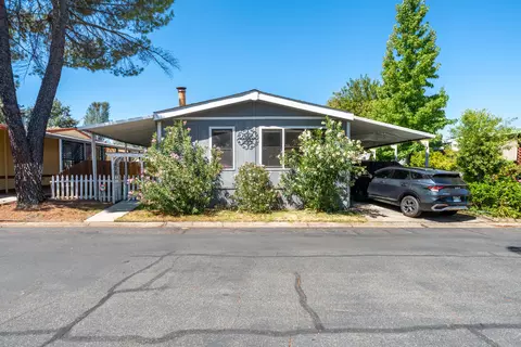 852 Mountain Shadows Blvd, Redding, CA 96003 photo 2