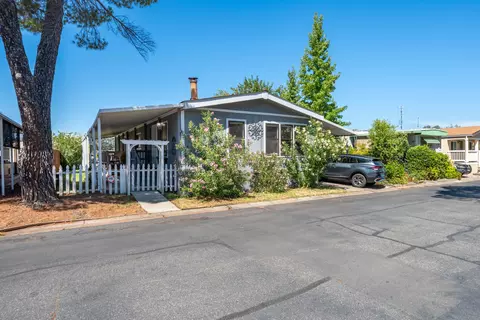 852 Mountain Shadows Blvd, Redding, CA 96003