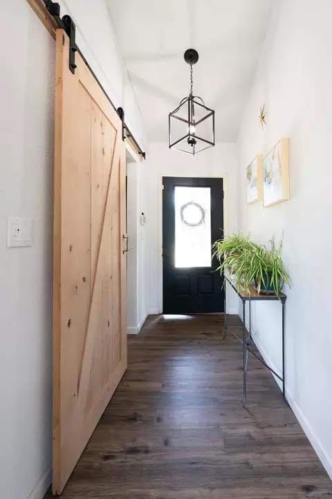Entry Way - 6274 County Road 39, Willows, CA 95988 photo 1 of 2