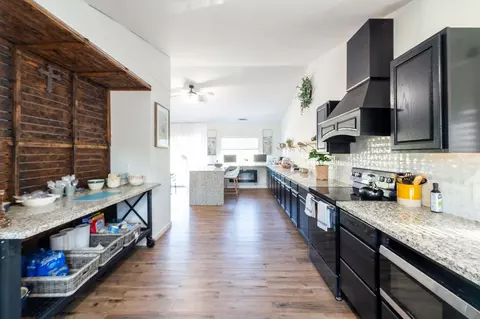 Kitchen - 6274 County Road 39, Willows, CA 95988 photo 4 of 6