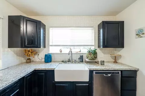 Kitchen - 6274 County Road 39, Willows, CA 95988 photo 3 of 6