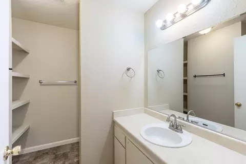 Bath - 3838 Pegasus St, Redding, CA 96002 photo 1 of 4