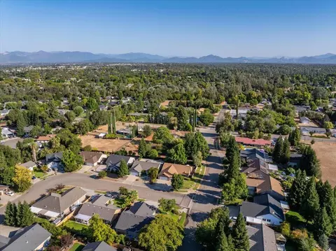 View/Area - 2094 Button Pl, Redding, CA 96002 photo 4 of 7