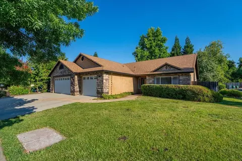Exterior - 2094 Button Pl, Redding, CA 96002 photo 14 of 14